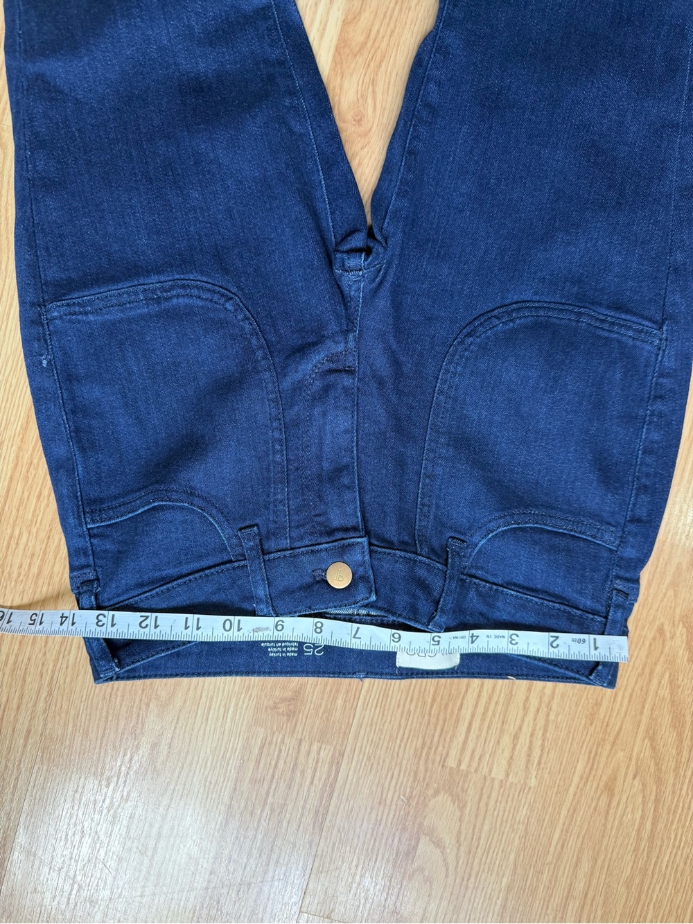 Pilcro The Icon Low-Rise Flare Jeans Dark Wash Size 25 - Picture 11 of 15
